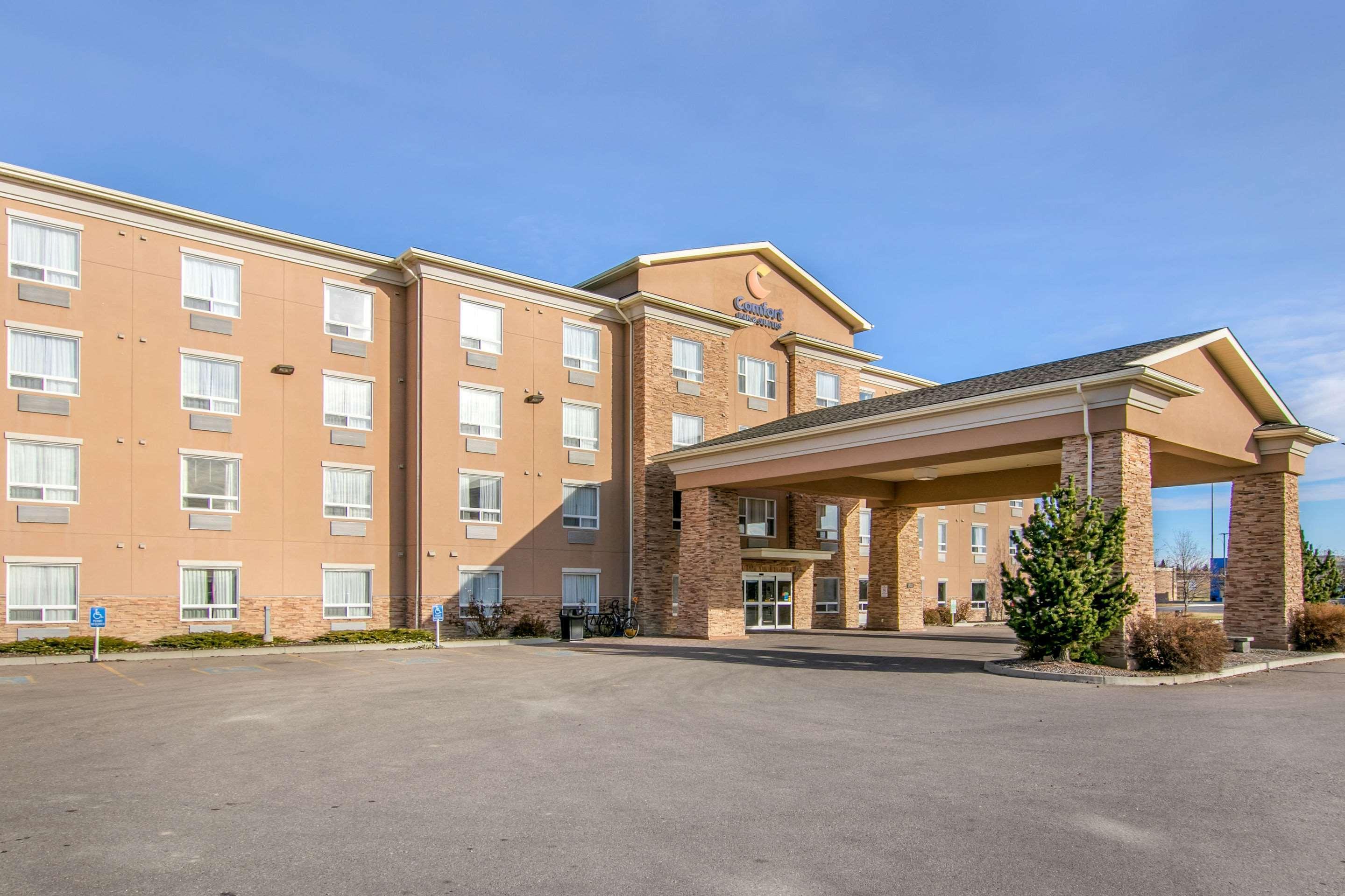 Comfort Inn & Suites Airdrie Exterior foto